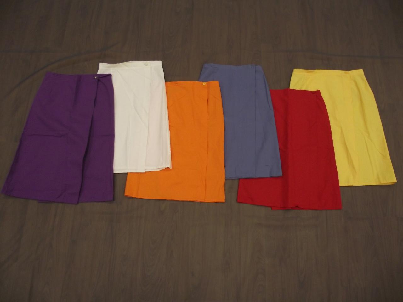 Jupes violette, blanche, orange, rouge, jaune (x7) - 10/12 ans