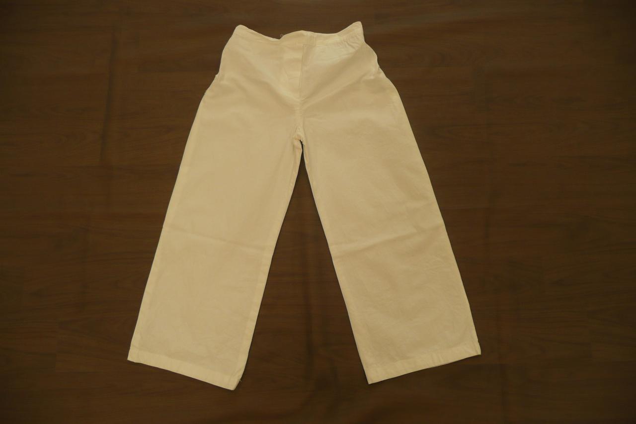 Pantalons blancs (x8) - 8/10 ans