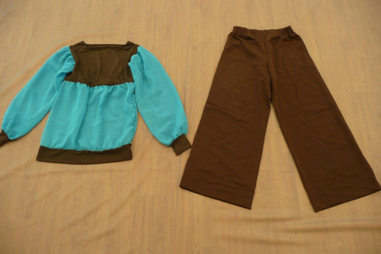 Haut marron et bleu à manches longues + pantalon marron